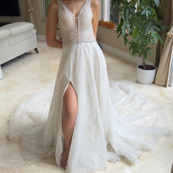 Elihav Sasson Dresses & Skirts - Wedding gown